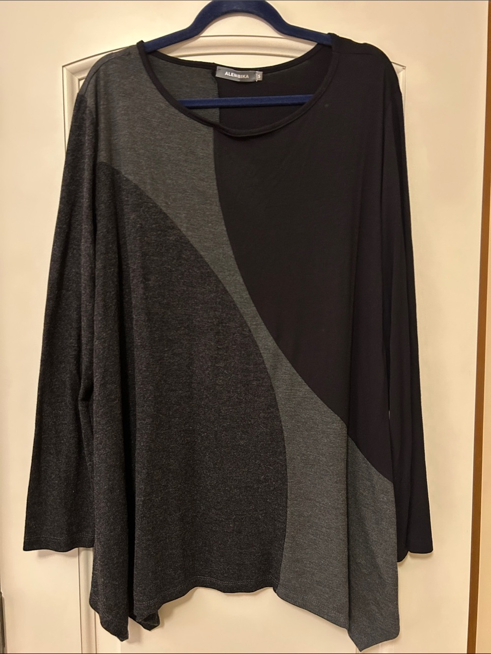 Alembika Asymmetric Colorblock Tunic in Black & Charcoal